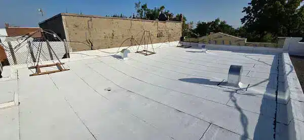 Réalisations Toitures JSB Toit plat membrane élastomère St-Léonard.
